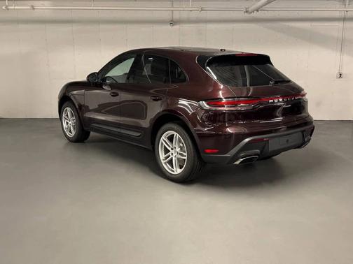 2025 Porsche Macan 