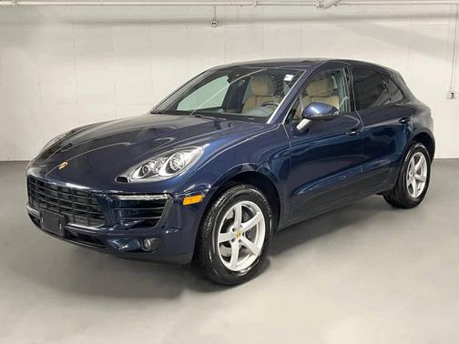 Night Blue Metallic 2017 Porsche Macan