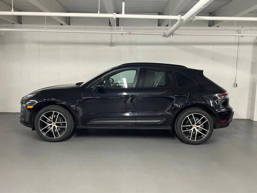 2022 Porsche Macan 