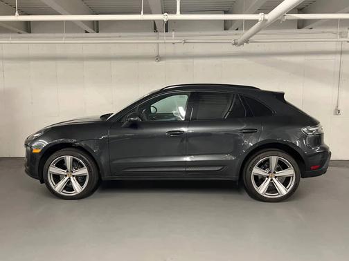 Volcano Grey Metallic 2026 Porsche Macan