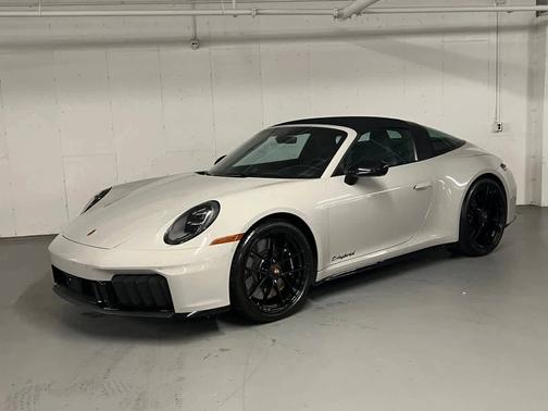 Chalk 2025 Porsche 911