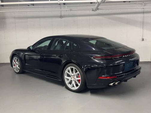 Jet Black Metallic 2026 Porsche Panamera