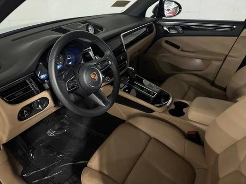 Volcano Grey Metallic 2026 Porsche Macan