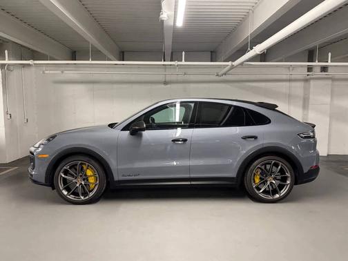 Arctic Grey 2022 Porsche Cayenne