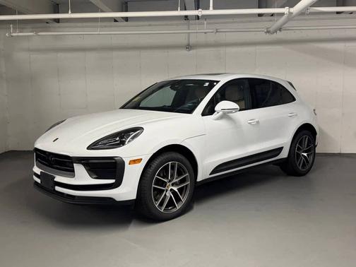 Carrara White Metallic 2023 Porsche Macan