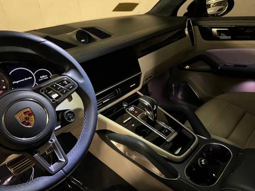 2021 Porsche Cayenne 