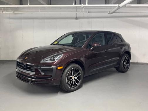 Copper Ruby Metallic 2026 Porsche Macan