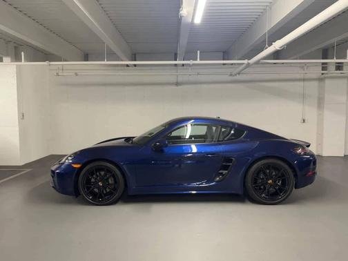 Gentian Blue Metallic 2025 Porsche 718 Cayman