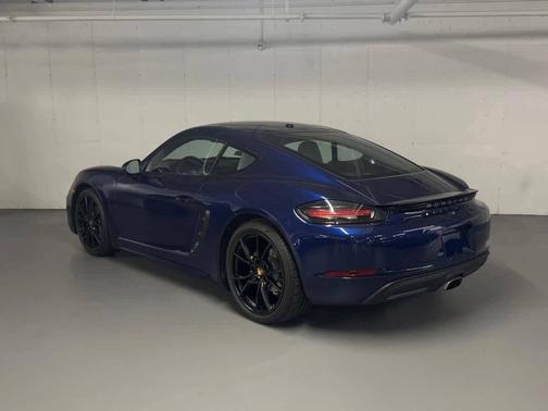 Gentian Blue Metallic 2025 Porsche 718 Cayman
