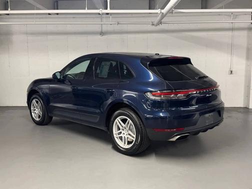 Night Blue Metallic 2020 Porsche Macan