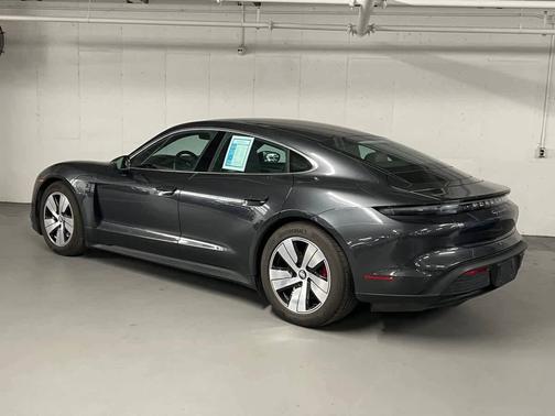 2022 Porsche Taycan 