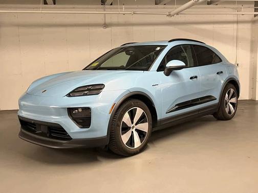 Frozen Blue Metallic 2024 Porsche Macan