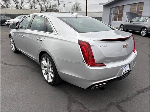 2018 Cadillac XTS Premium Luxury