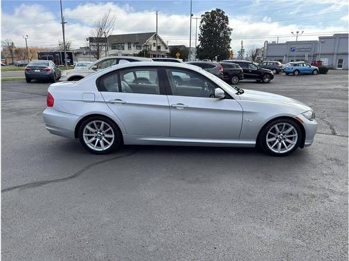 2009 BMW 328 i