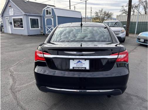 2013 Chrysler 200 LX