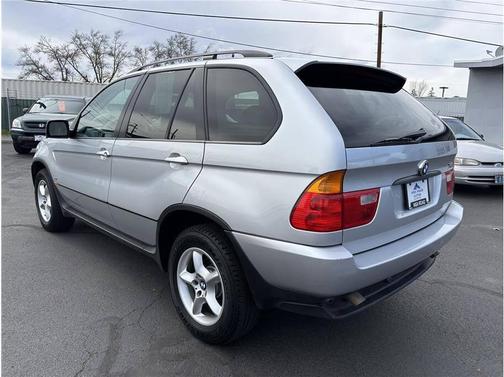 2002 BMW X5 3.0i