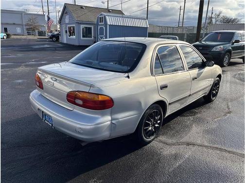 2002 Chevrolet Prizm 