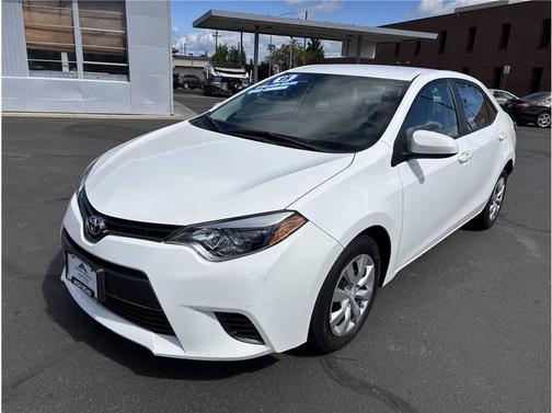 White 2015 Toyota Corolla LE