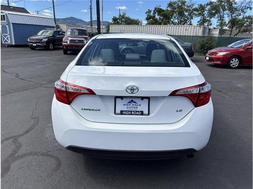 White 2015 Toyota Corolla LE