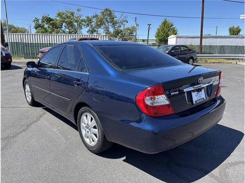 Blue 2002 Toyota Camry XLE