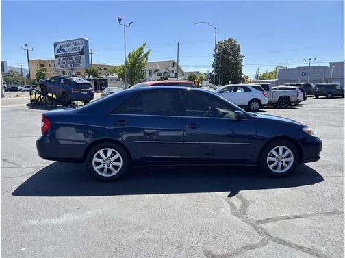 Blue 2002 Toyota Camry XLE