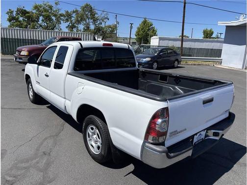 White 2010 Toyota Tacoma Access Cab