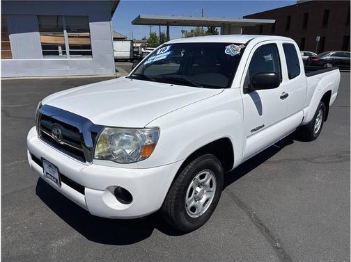 White 2010 Toyota Tacoma Access Cab