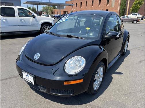 2009 Volkswagen New Beetle 2.5