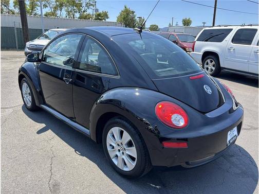 2009 Volkswagen New Beetle 2.5