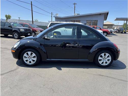 2009 Volkswagen New Beetle 2.5