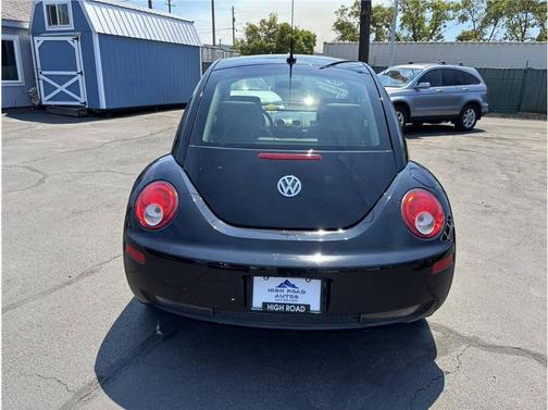 2009 Volkswagen New Beetle 2.5