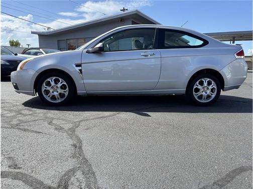 Silver 2008 Ford Focus SES