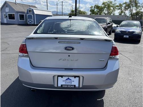 Silver 2008 Ford Focus SES