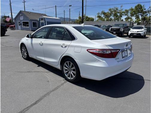 2016 Toyota Camry Hybrid XLE