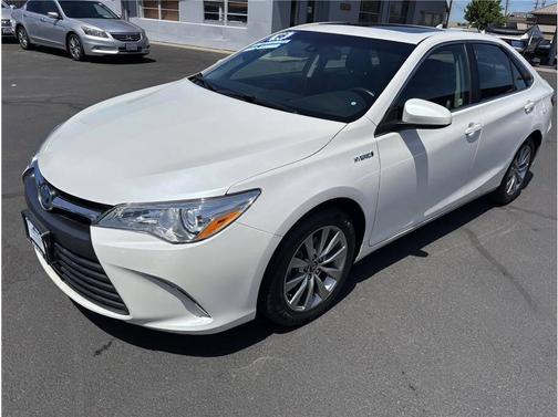 2016 Toyota Camry Hybrid XLE