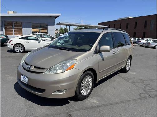 2010 Toyota Sienna XLE