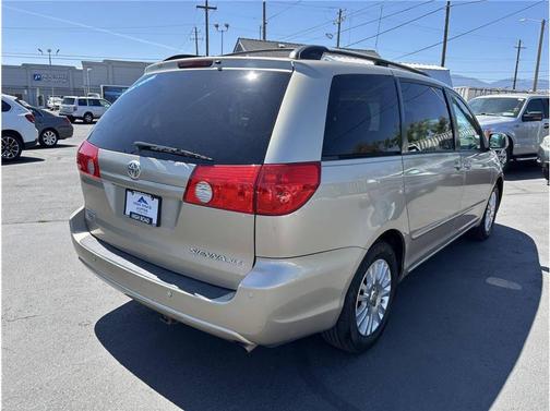 2010 Toyota Sienna XLE