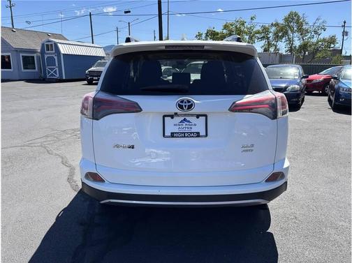 White 2017 Toyota RAV4 XLE