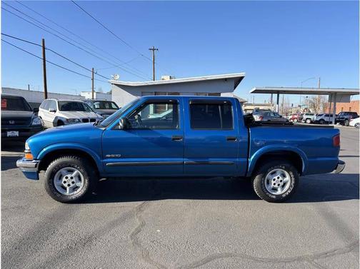 2001 Chevrolet S-10 LS