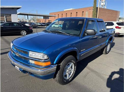 2001 Chevrolet S-10 LS
