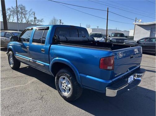 2001 Chevrolet S-10 LS