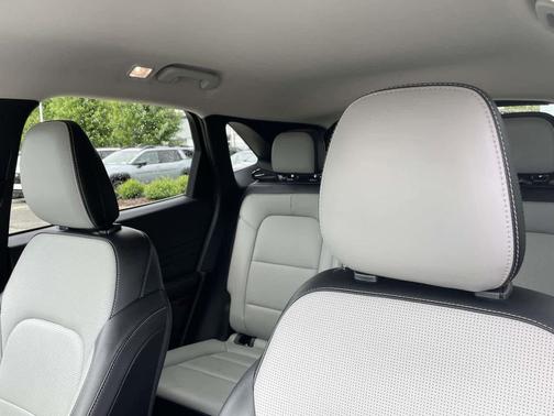 Cinnabar Red Metallic Premium Colorant 2023 Ford Escape Platinum