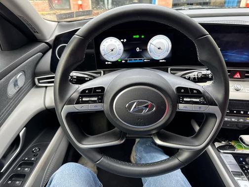 2023 Hyundai ELANTRA HEV Limited