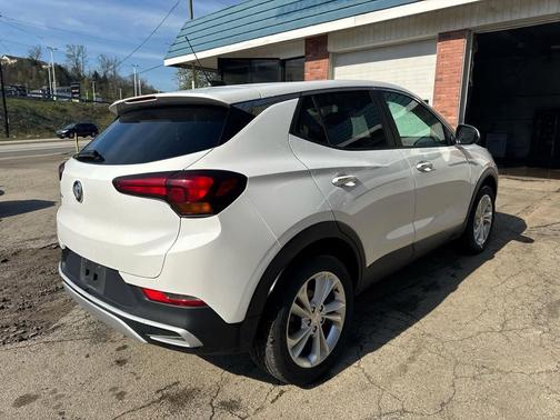 Summit White 2022 Buick Encore GX Preferred