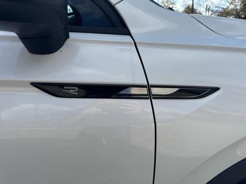 2023 Volkswagen Tiguan 2.0T SE R-Line Black 4MOTION