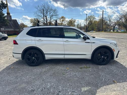 2023 Volkswagen Tiguan 2.0T SE R-Line Black 4MOTION