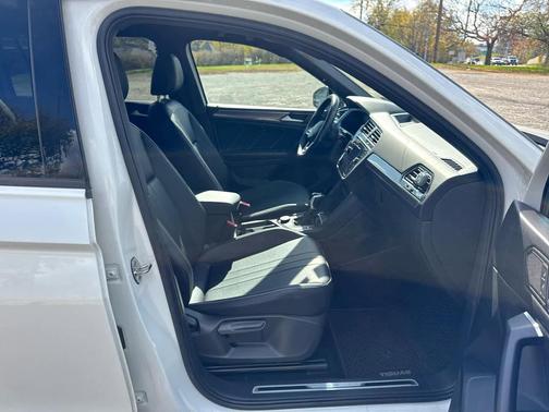 2023 Volkswagen Tiguan 2.0T SE R-Line Black 4MOTION