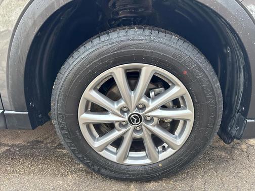 2023 Mazda CX-5 2.5 S Preferred Package