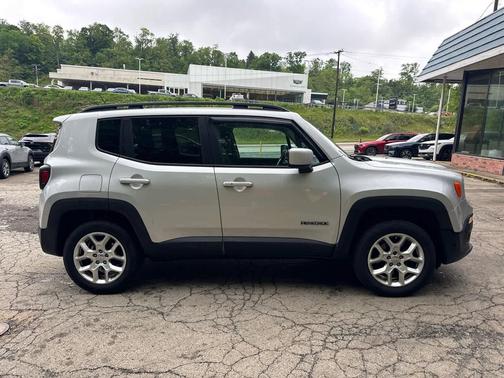 Glacier Metallic 2016 Jeep Renegade Latitude