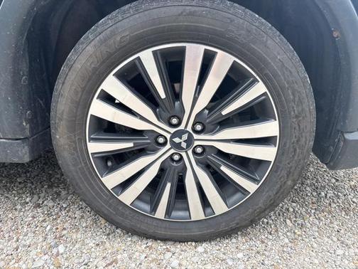 2019 Mitsubishi Outlander ES